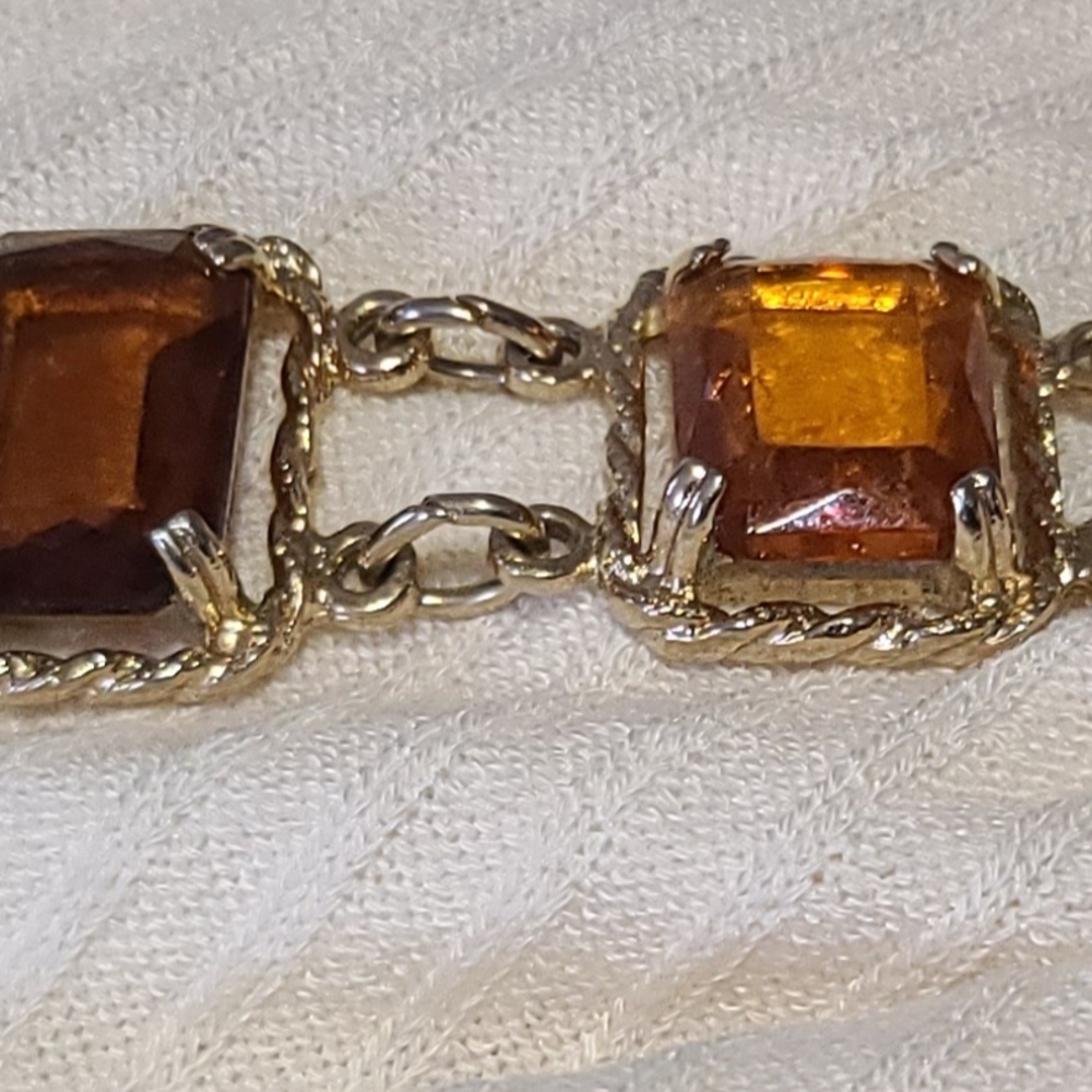VTG Sarah Coventry Elegant gold tone and Amber Bracelet